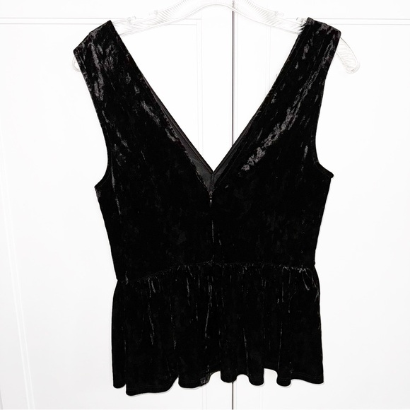 BCBGeneration Black VELVET PEPLUM V-NECK TOP Size Small - Picture 3 of 11